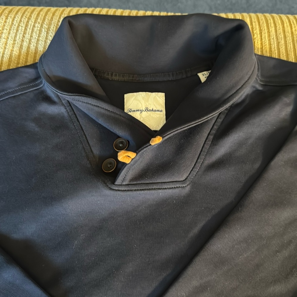 Men’s Tommy Bahama xl two button sweatshirt